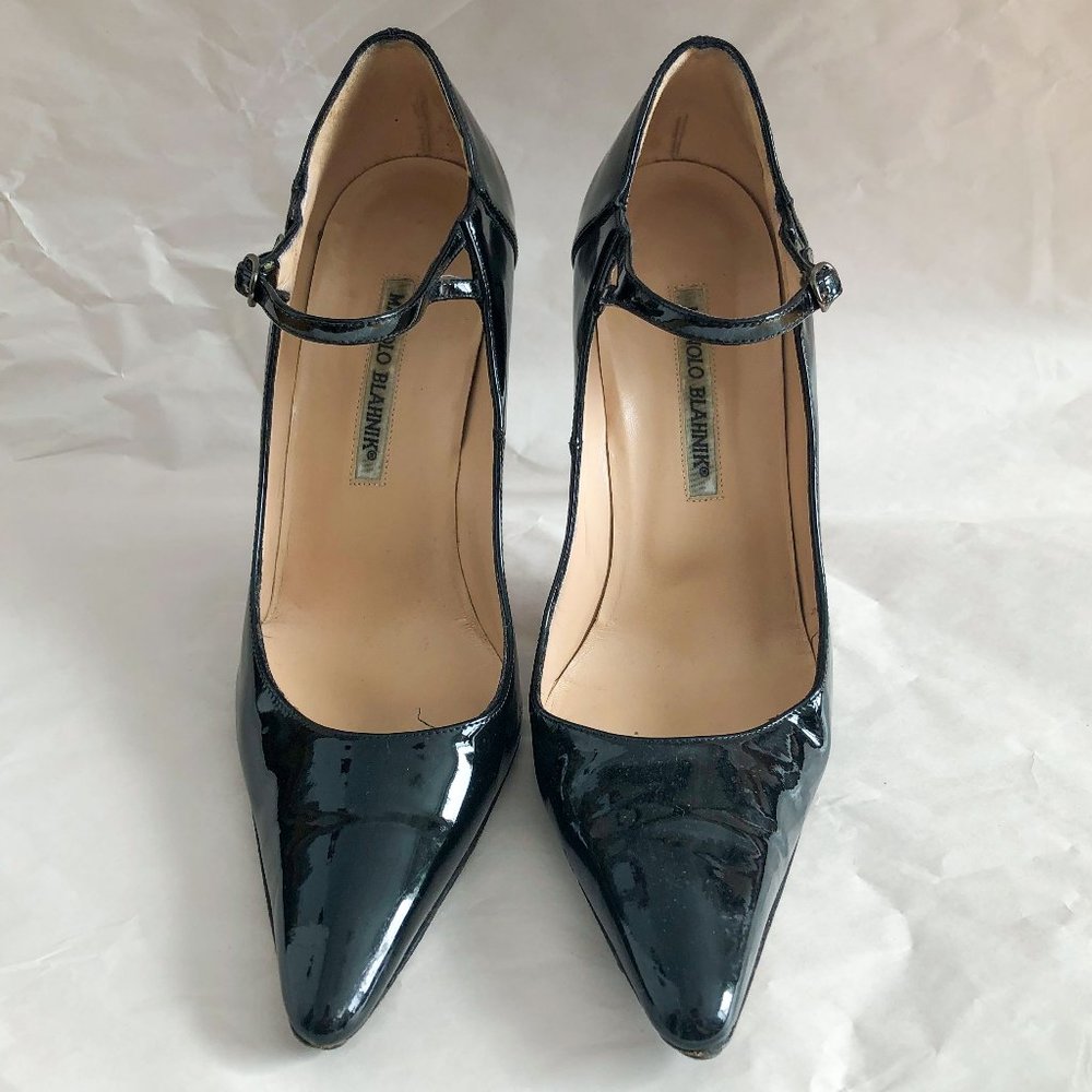 Manolo Blahnik black patent leather mary jane 4" high heel pumps Sz 39